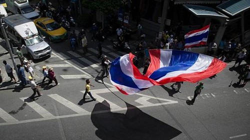 Thai protesters launch "final fight" against the government  - ảnh 1